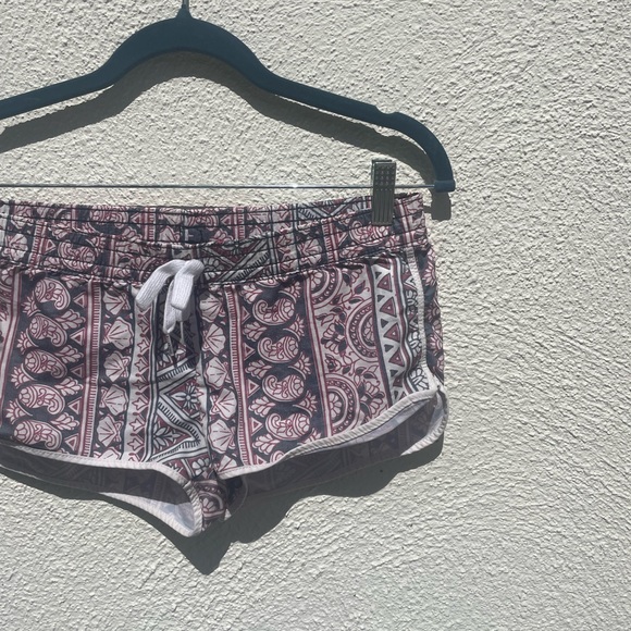 Billabong Board Shorts - Picture 1 of 8